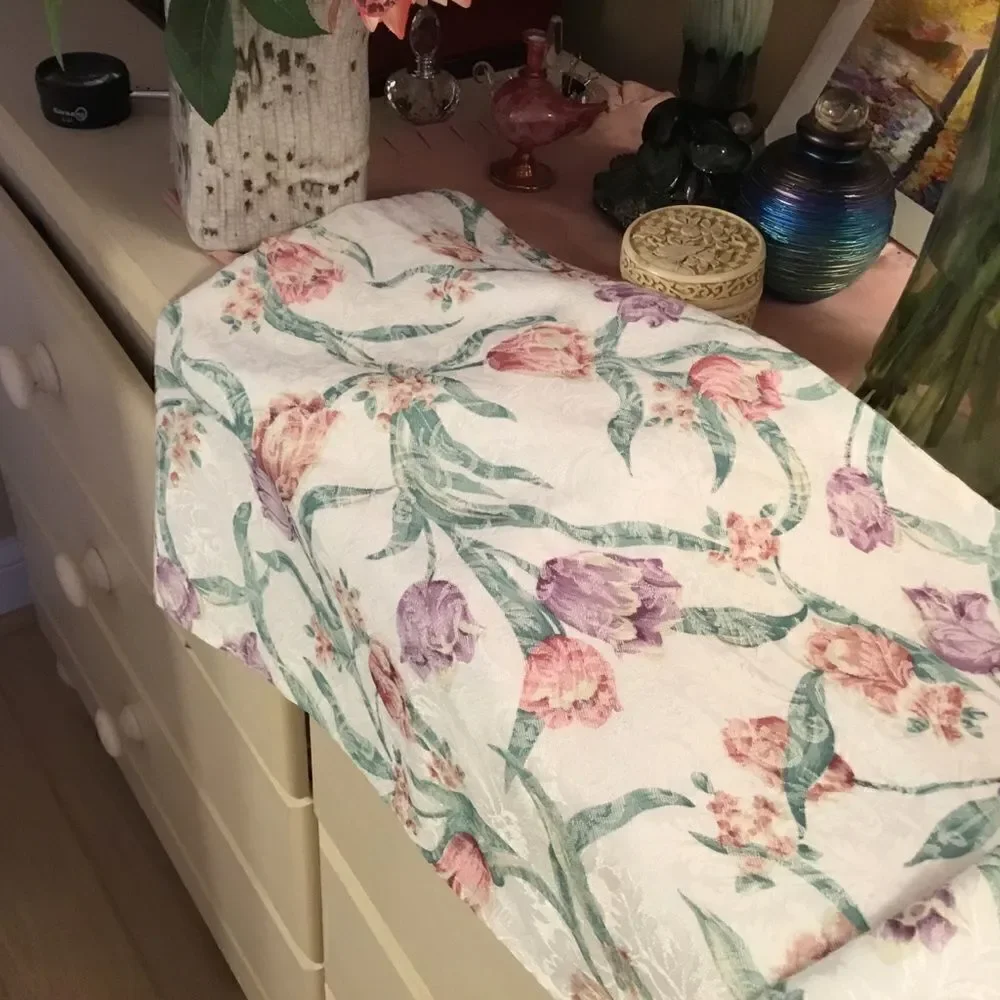 Tulip Time Brocade Print Long Table Runner